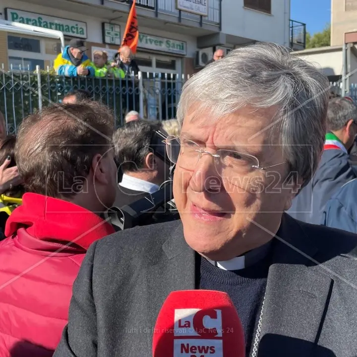 Un anno di papa Leone XIV, il vescovo Savino: «La Calabria ha bisogno di una pace che disarmi le parole prima che diventino pietre»\n\n\n