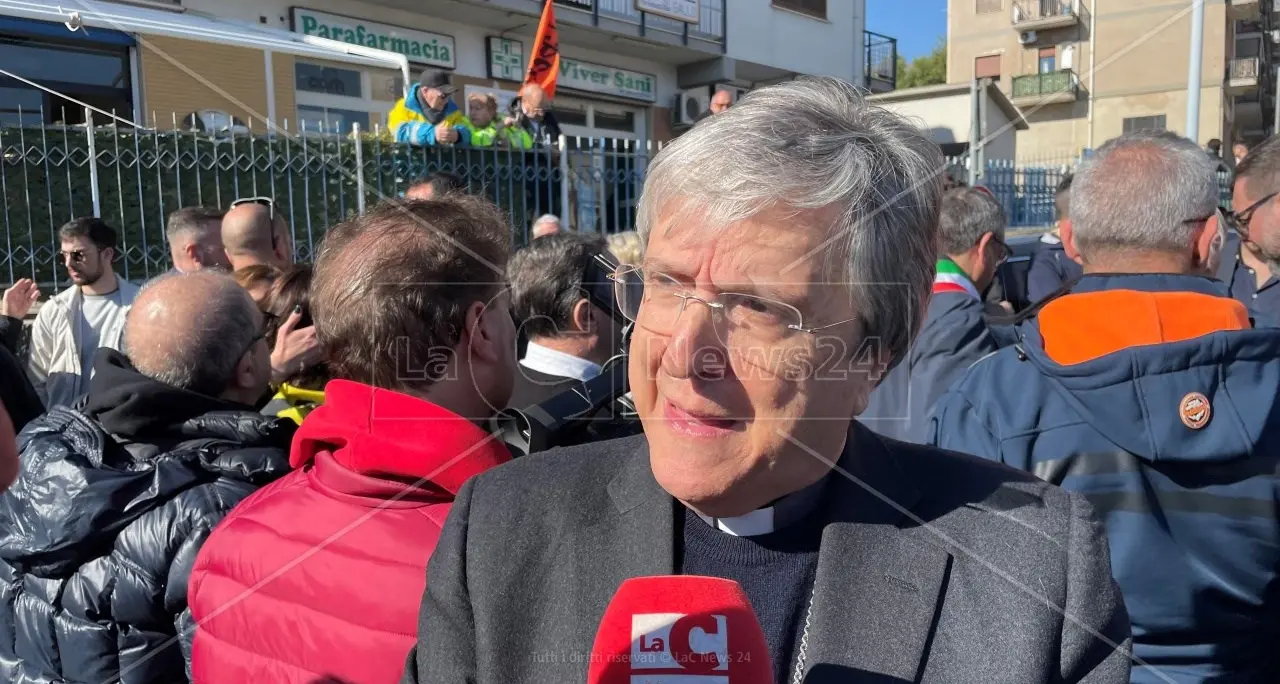 Un anno di papa Leone XIV, il vescovo Savino: «La Calabria ha bisogno di una pace che disarmi le parole prima che diventino pietre»\n\n\n