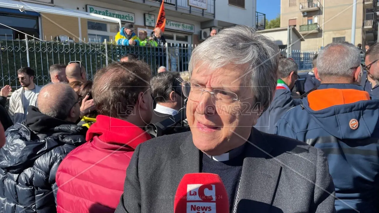 Un anno di papa Leone XIV, il vescovo Savino: «La Calabria ha bisogno di una pace che disarmi le parole prima che diventino pietre»\n\n\n