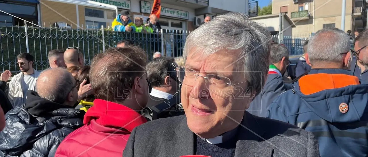 Un anno di papa Leone XIV, il vescovo Savino: «La Calabria ha bisogno di una pace che disarmi le parole prima che diventino pietre»\n\n\n