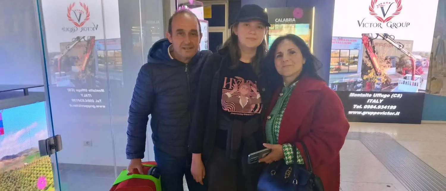 Dalla Bielorussia alla Calabria, la rinascita di Vika: «Era straziante vederla partire, ora finalmente resterà con noi»\n
