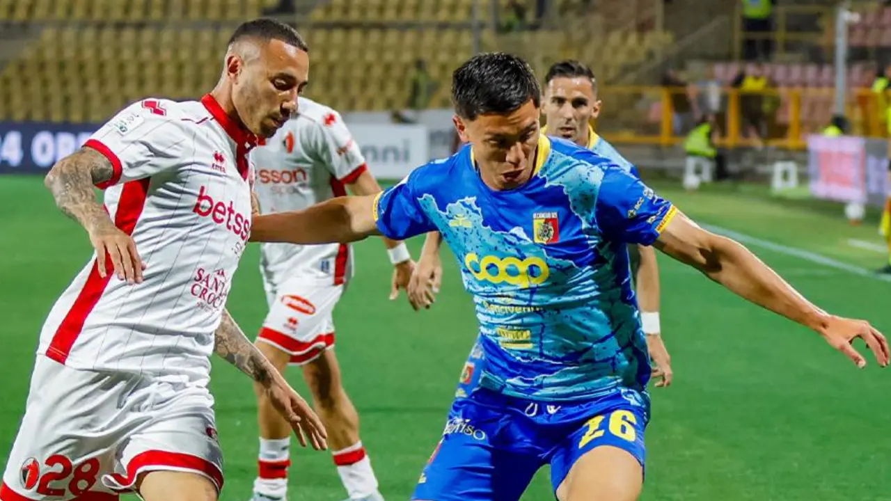 Il Bari vince a Catanzaro e conquista i playout: al “Ceravolo” finisce 3-2 per i pugliesi\n