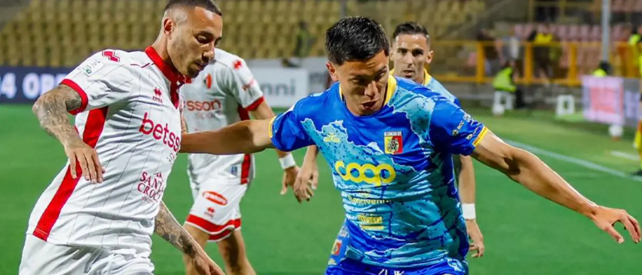 Il Bari vince a Catanzaro e conquista i playout: al “Ceravolo” finisce 3-2 per i pugliesi\n