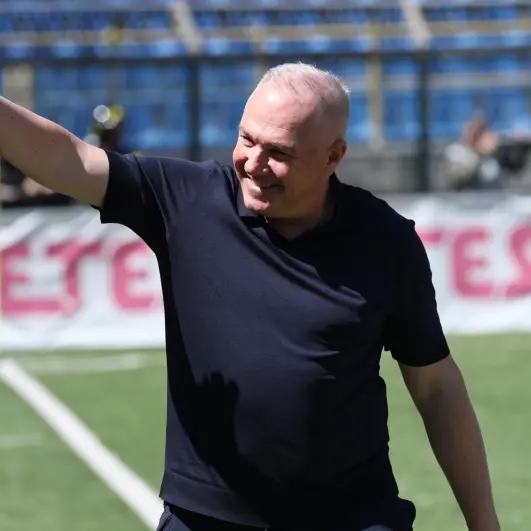 Dal dramma di Cosenza alla Serie A: Alvini trascina il Frosinone e si prende la rivincita\n
