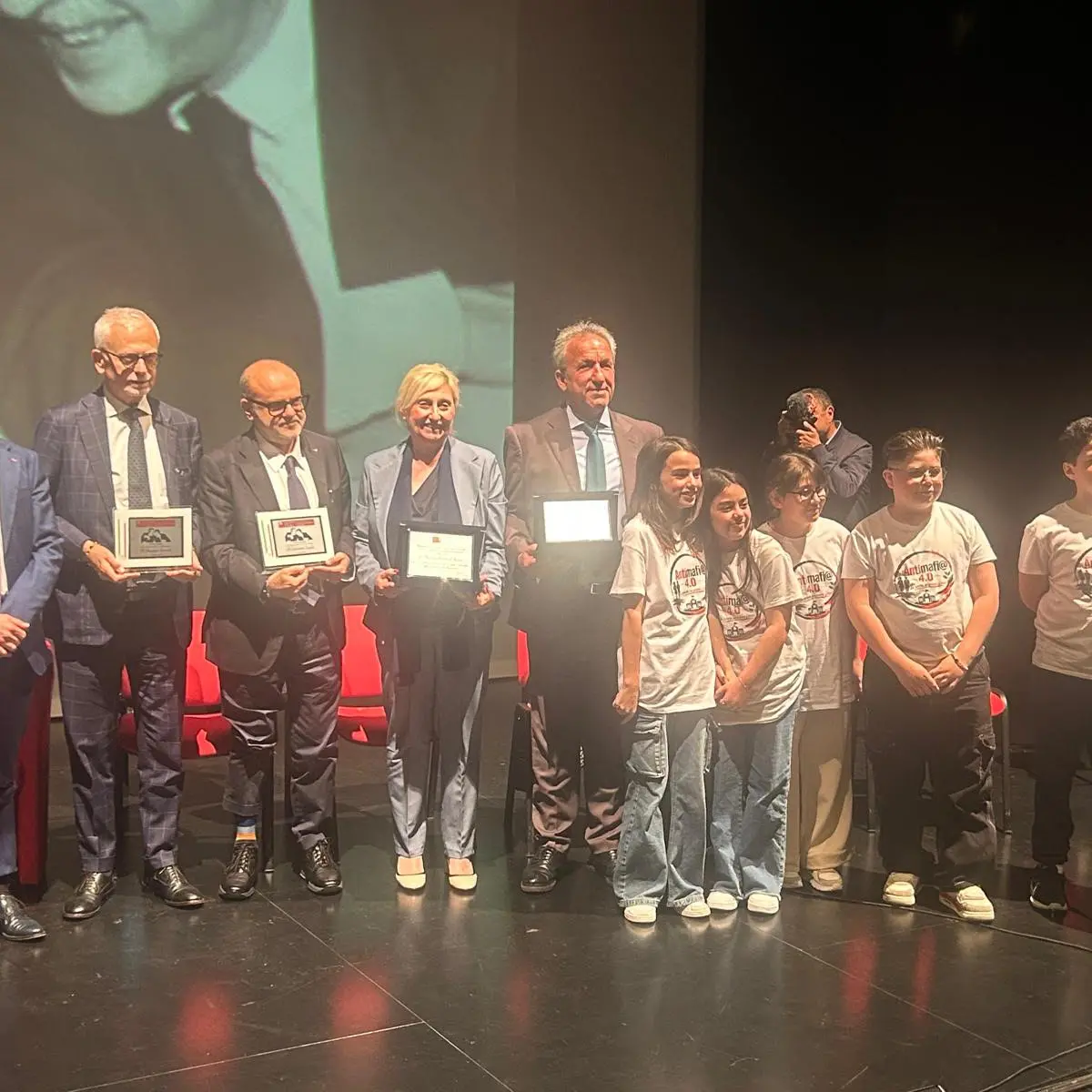 Giustizia e responsabilità,\u00A0lo Stato contro le mafie: il premio Iustizia ai procuratori Borrelli e Curcio\n