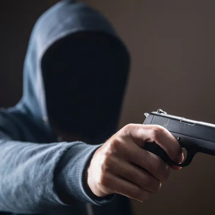 Giovane gambizzato nella notte a Sant’Onofrio: nel Vibonese ormai è un bollettino di guerra\n