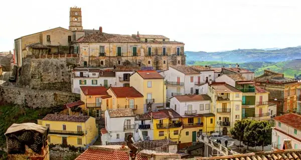 Crosia, finanziati interventi per 2,5 milioni di euro: al via opere di riqualificazione e messa in sicurezza\n