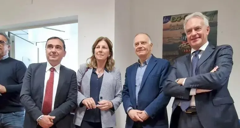 <p>Un<span style=\"color:hsl(0, 75%, 60%);\"> unico padiglione </span>per le fiere di Calabria Straordinaria e Metrocity Reggio: c’è l’accordo </p>