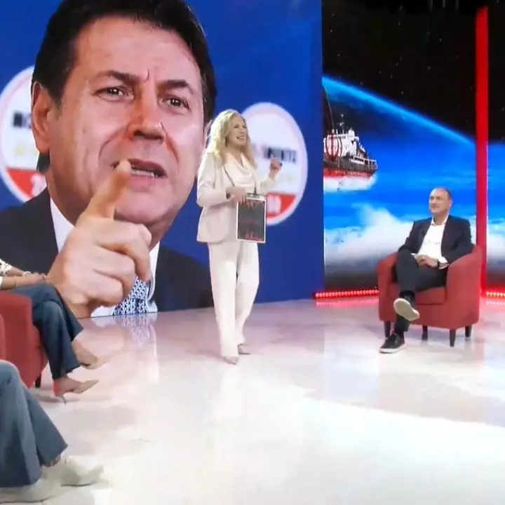 <p>A Perfidia il grande sconcerto della politica italiana dove <span style=\"color:hsl(0, 75%, 60%);\">niente è come sembra</span></p>