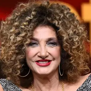 Cariati canta con Marcella Bella: il “Diamante Tour” accende la festa di San Cataldo\n