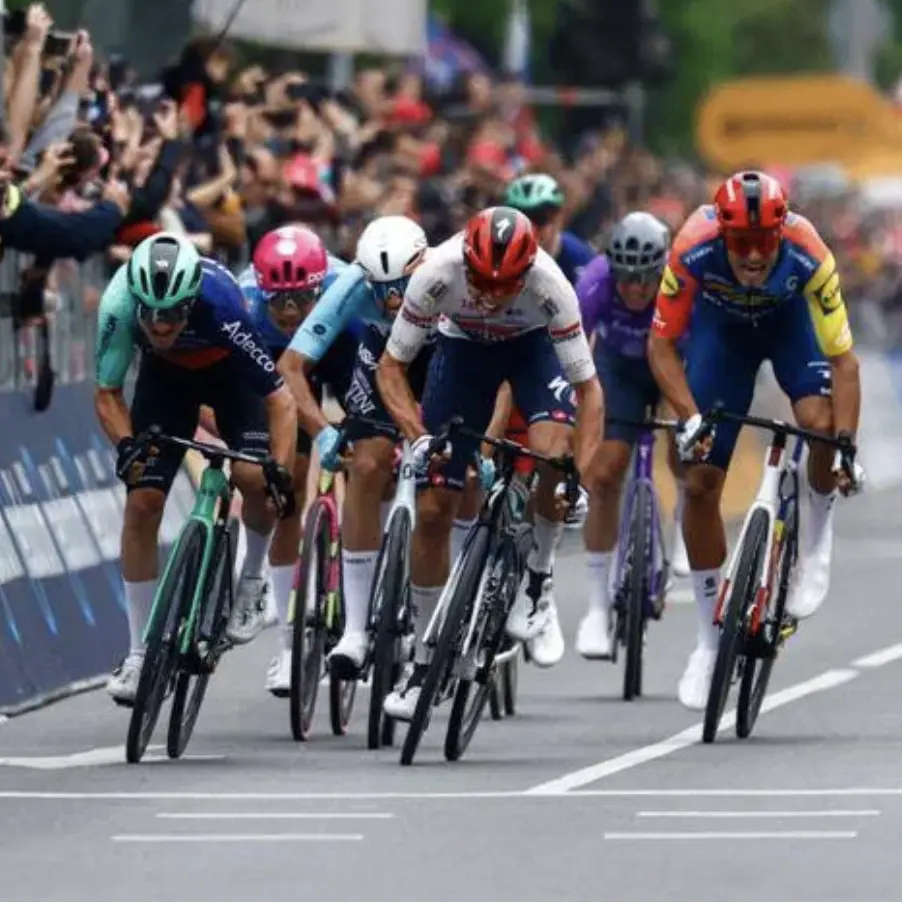 Il Giro d’Italia passa da Rende: chiusure e traffico bloccato lungo il percorso\n