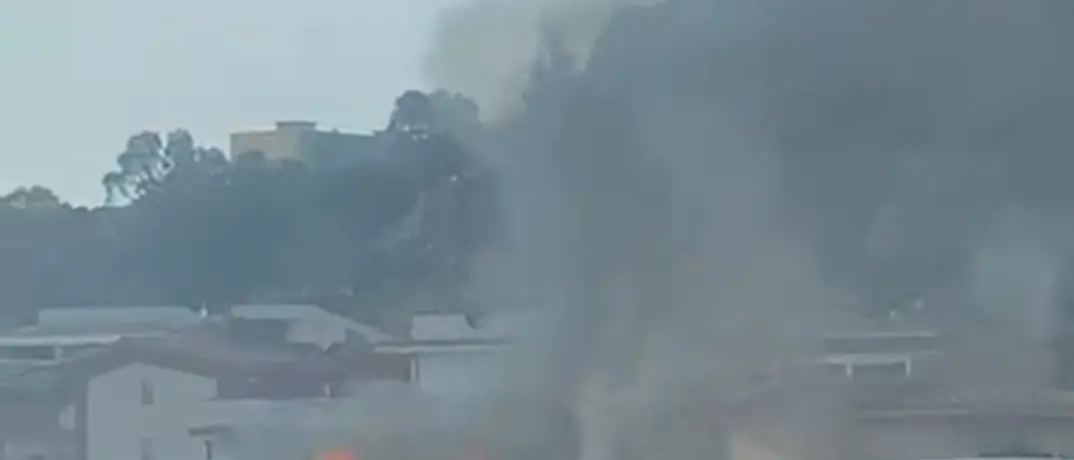 Reggio, auto in fiamme sul raccordo autostradale: nessun ferito\n