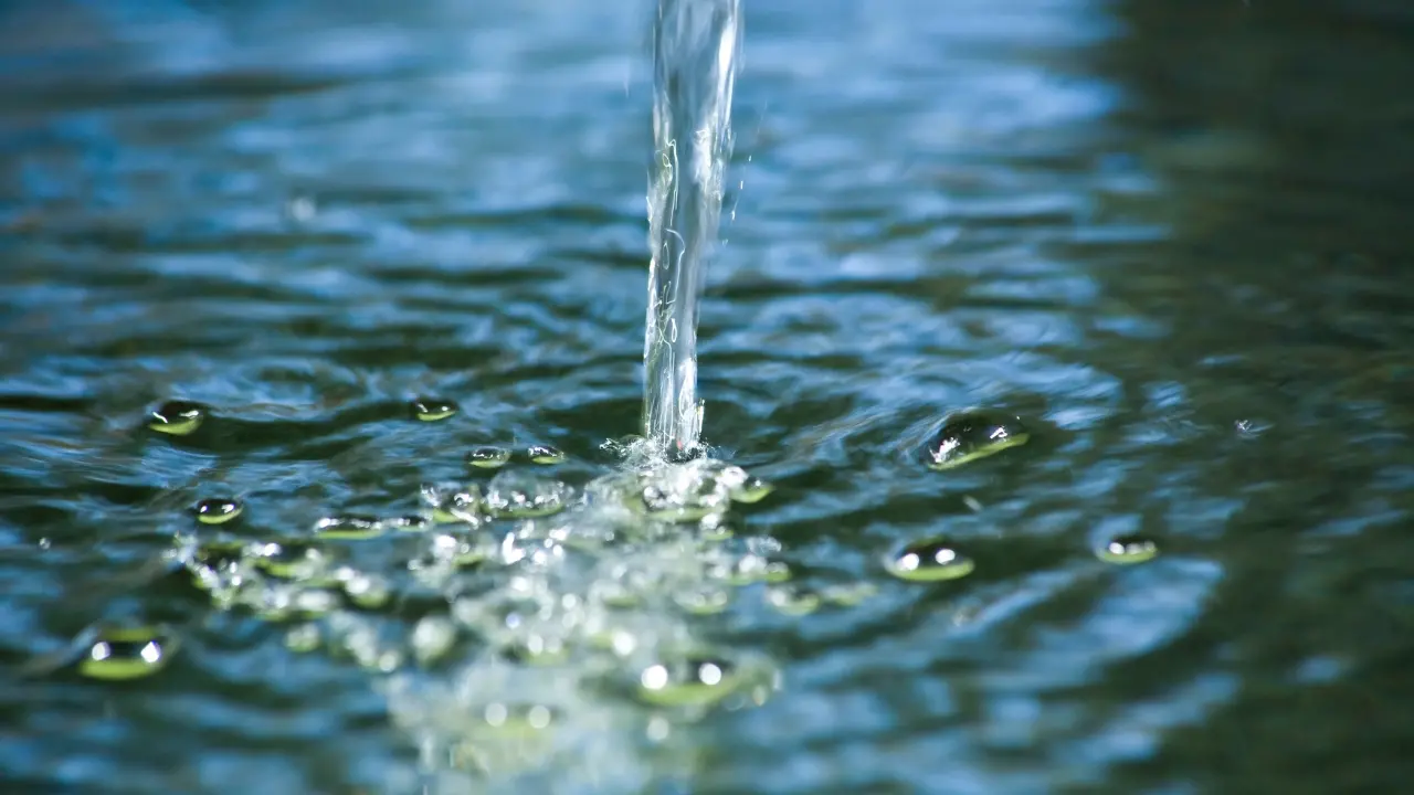 Acqua, il paradosso della Calabria: «Oltre 20mila sorgenti, ma crisi idriche sempre più diffuse. Ecco perché»\n