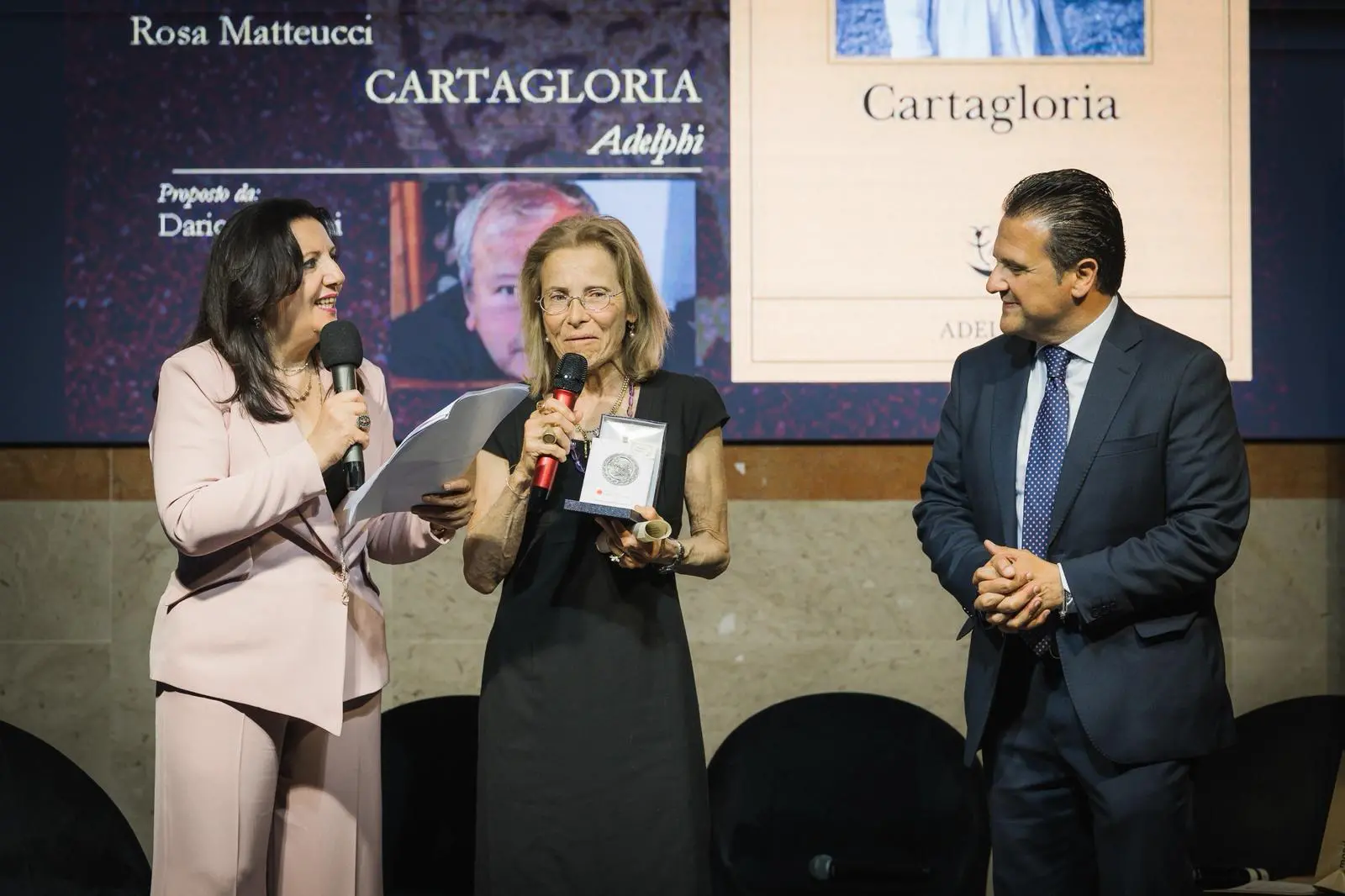 Bovalino,\u00A0“Cartagloria” di Rosa Matteucci vince la IX edizione del Premio letterario “Mario La Cava”\n