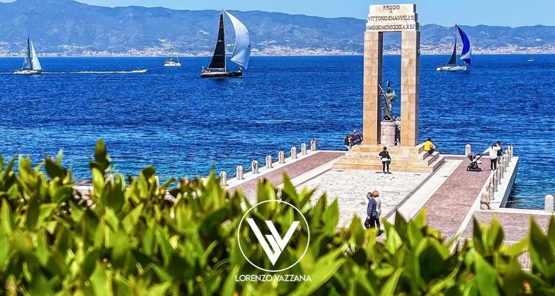 Athena sullo Stretto, dove il Mediterraneo respira luce\n