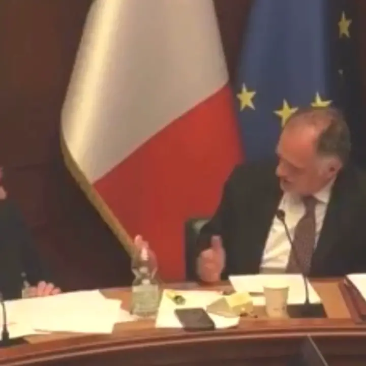 <p>Botta e risposta in Senato sugli incentivi green: scontro su fotovoltaico e dipendenza energetica</p>