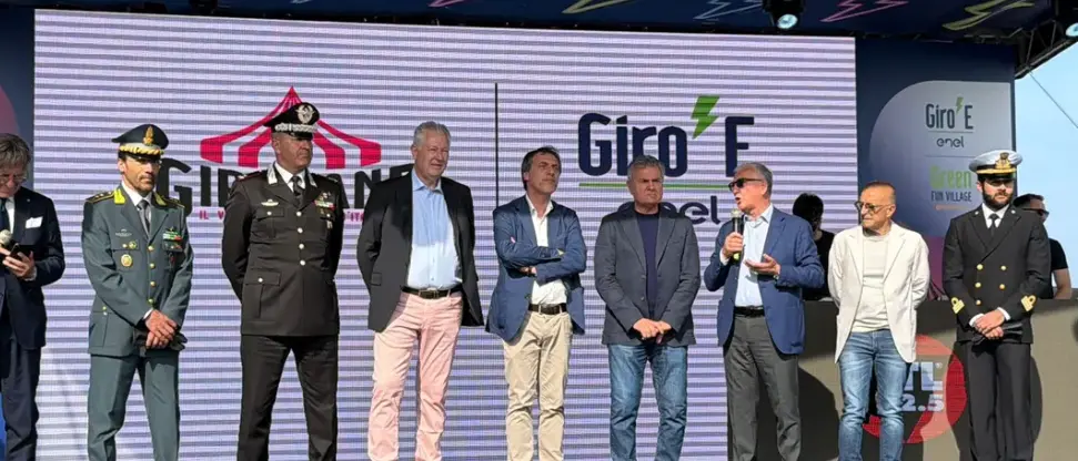 Catanzaro si tinge di rosa, Battaglia: «Una città viva, partecipata e pronta alla grande partenza del Giro D’Italia»\n