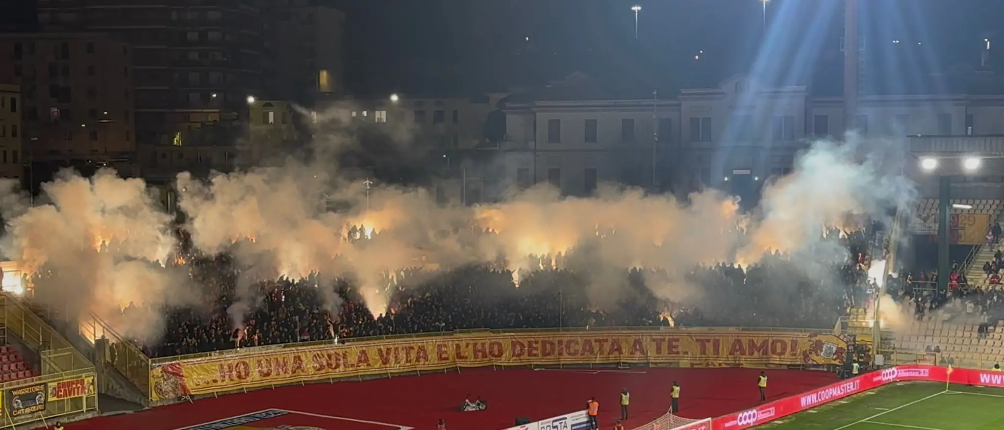 Gli Ultras Catanzaro\u00A0chiamano a raccolta il popolo giallorosso per la gara contro l’Avellino: «Trasformiamo il Ceravolo in un inferno»\n