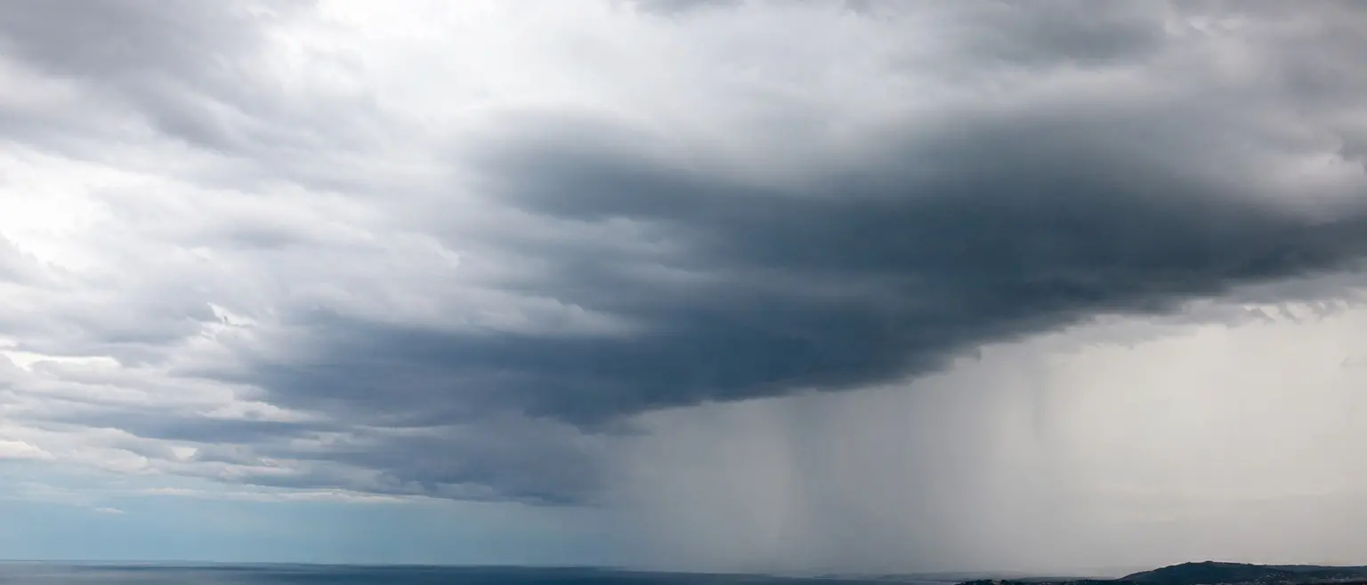 Anticiclone in Calabria fino a martedì,\u00A0da metà settimana tornano piogge e freddo: le previsioni\n