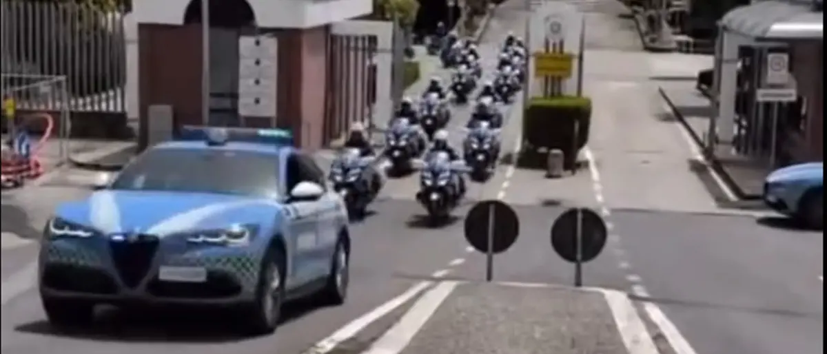 Giro d’Italia a Catanzaro, la polizia stradale si prepara alla partenza di domani:\u00A0«Briefing operativo e controlli ai motoveicoli»\n