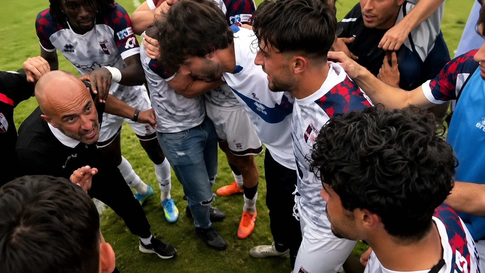 Vibonese salva, l’emozione di Fanello conquista i tifosi: il video fa il giro del web