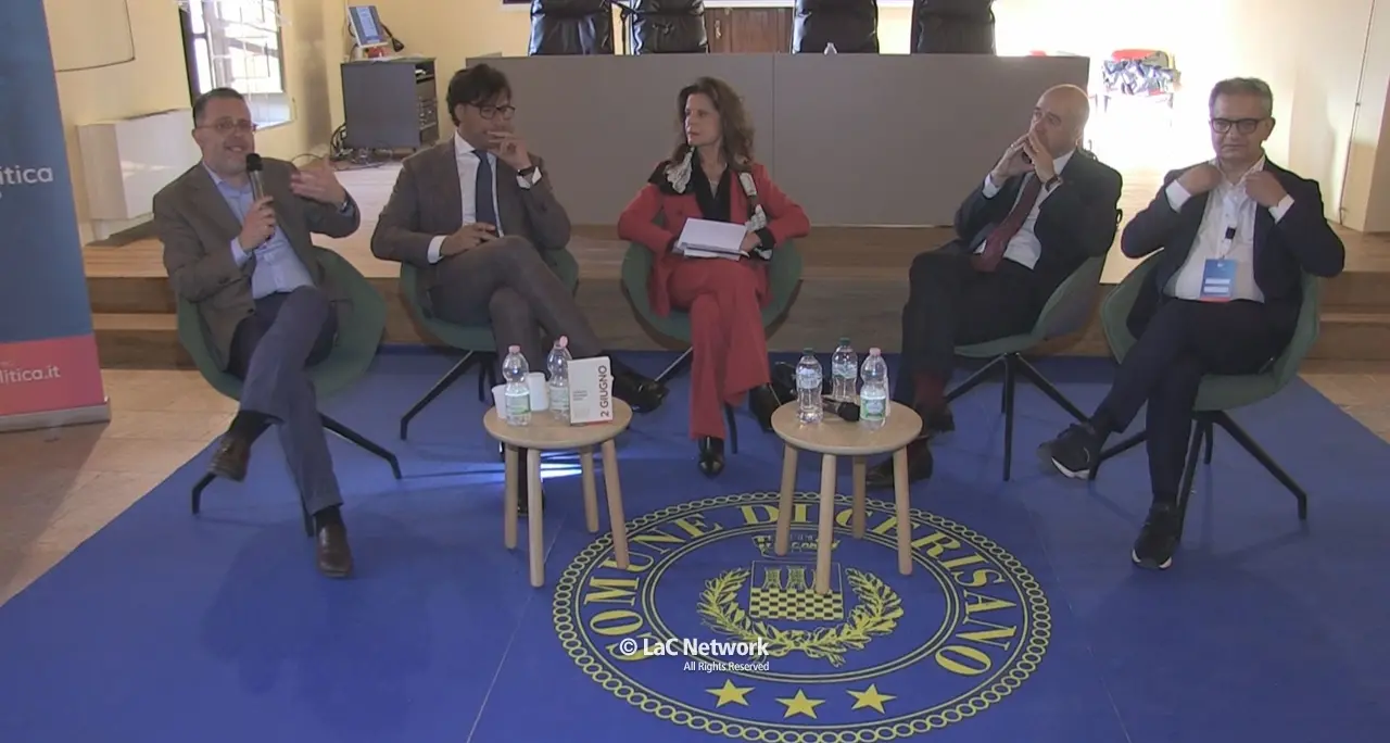 Cerisano, a Palazzo Sersale il debutto della scuola di politica | VIDEO\n