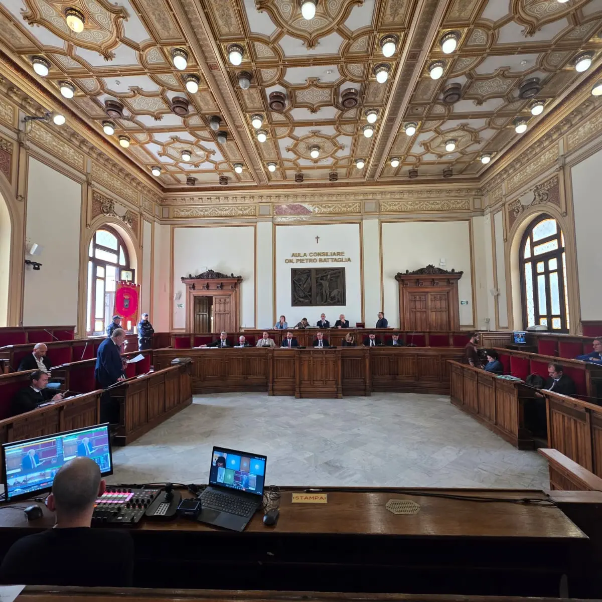 Il Consiglio comunale di Reggio Calabria approva Dup e Bilancio di previsione 2026/2028\n