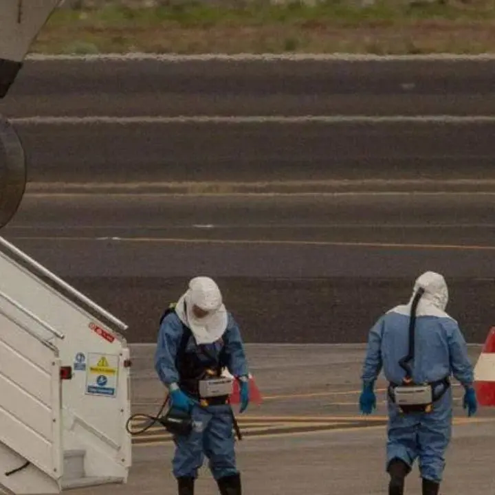 Hantavirus, quarantena per i giovani di Calabria e Campania: «Stanno bene». Peggiora una turista francese\n