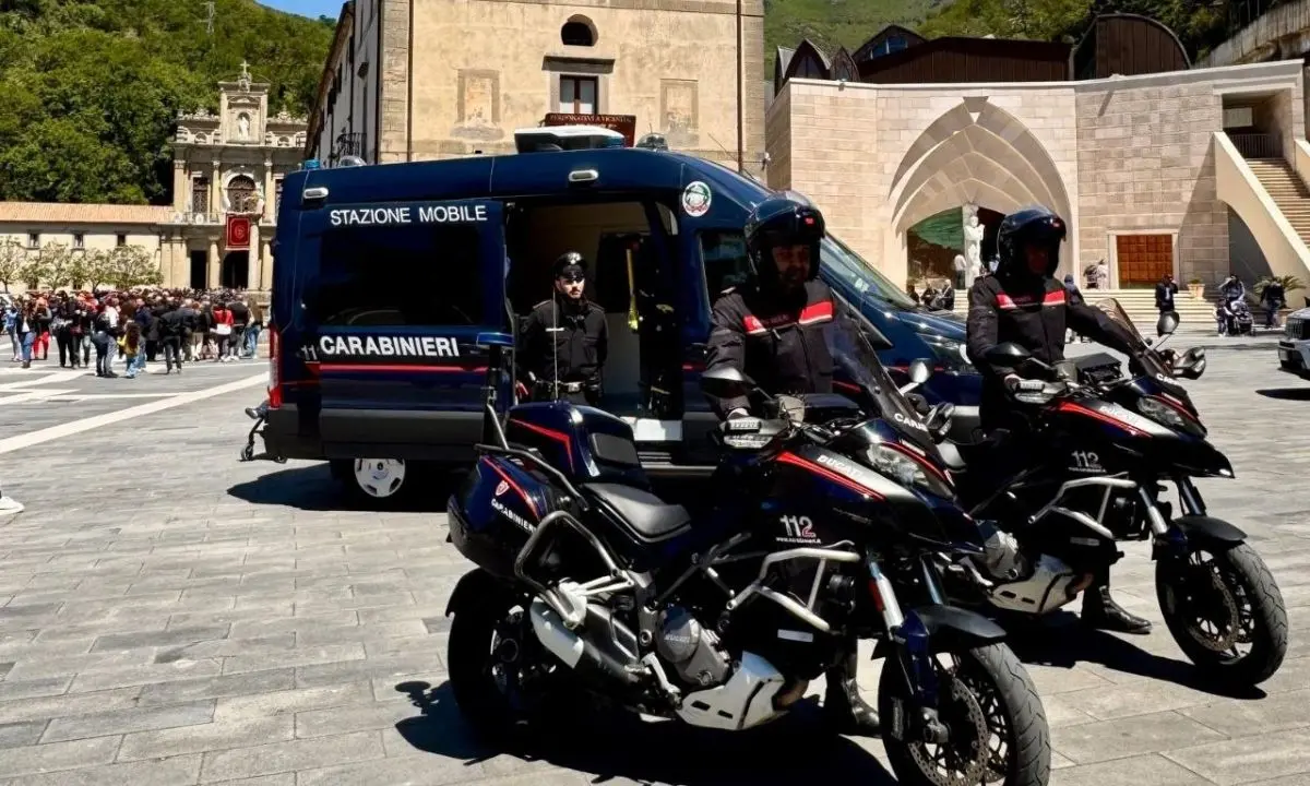 Finto comandante telefona a un anziano, poi la rapina: i dettagli dell’arresto di un 52enne\n