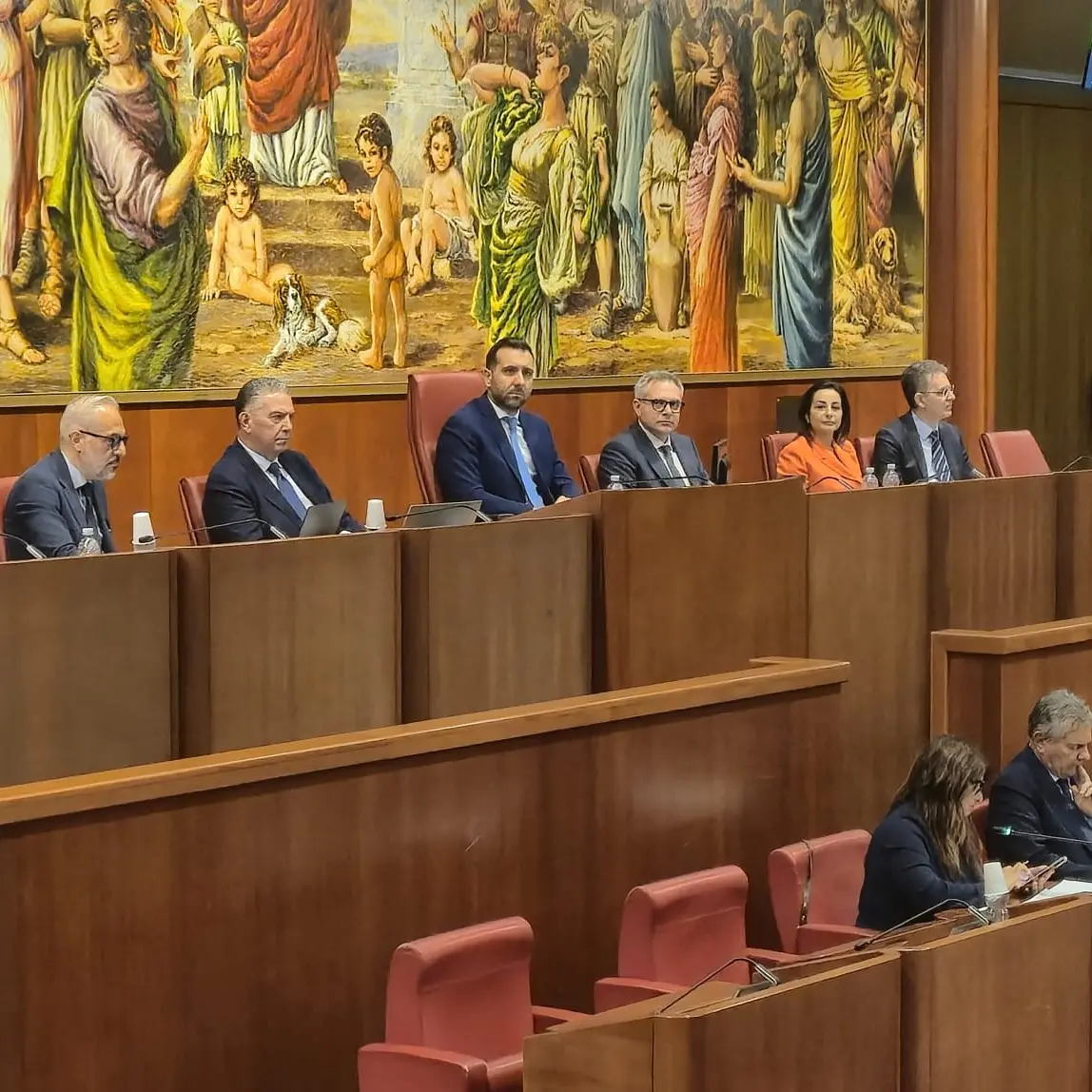 Diritti dei minori, via libera alla proposta di Cirillo per rafforzare l’Osservatorio regionale\n