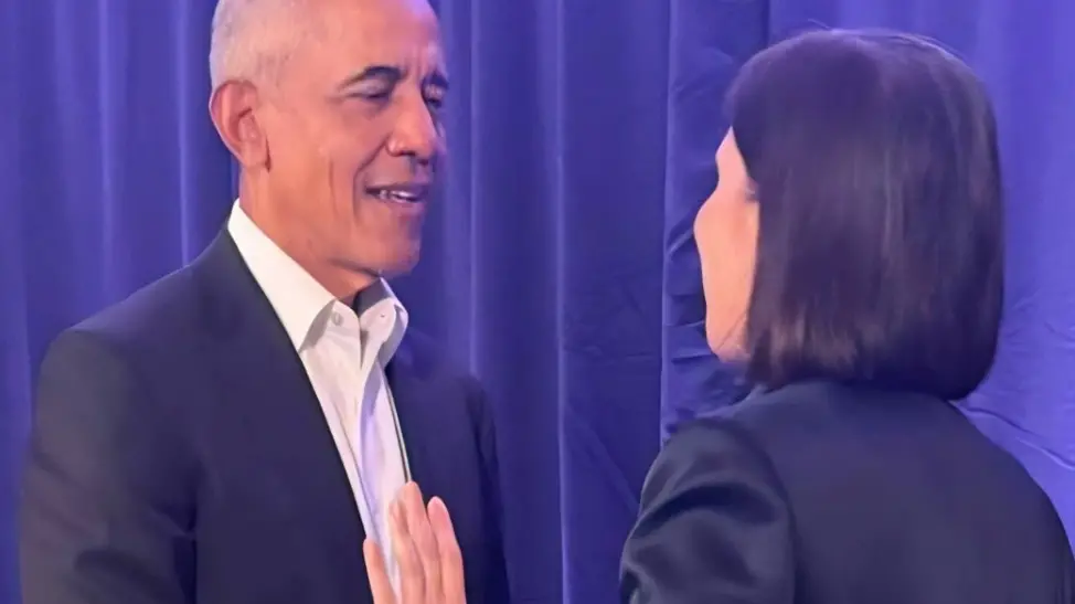 Elly Schlein e Obama, foto da Facebook