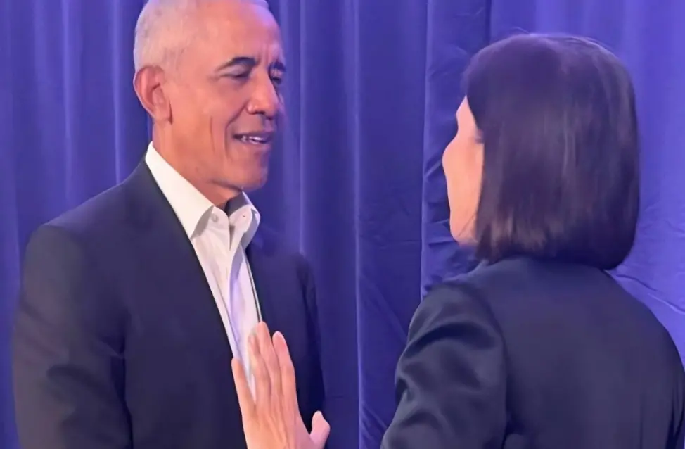 La foto con Barack Obama e la strategia di Elly Schlein per prendersi il campo largo\n