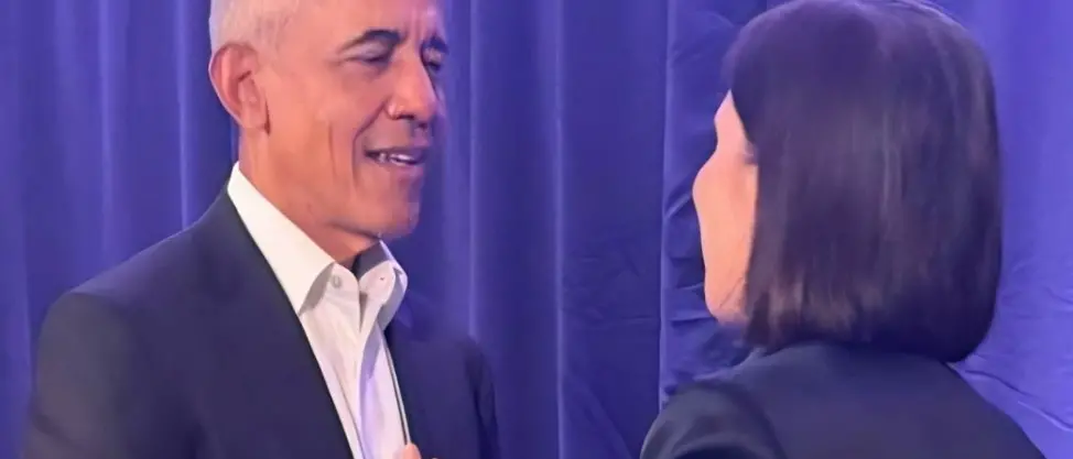 La foto con Barack Obama e la strategia di Elly Schlein per prendersi il campo largo\n