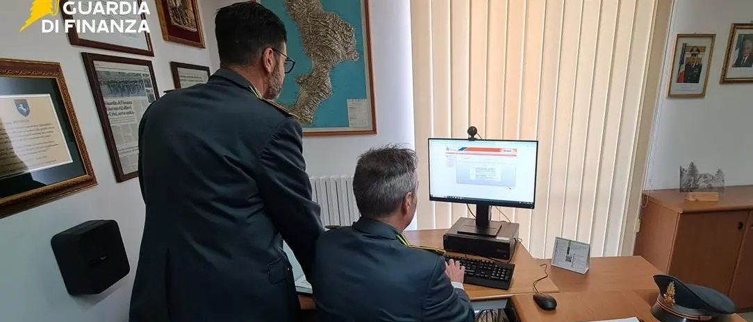 Per sette anni incassa la pensione del padre morto: truffa da oltre 245mila euro all'INPS\n