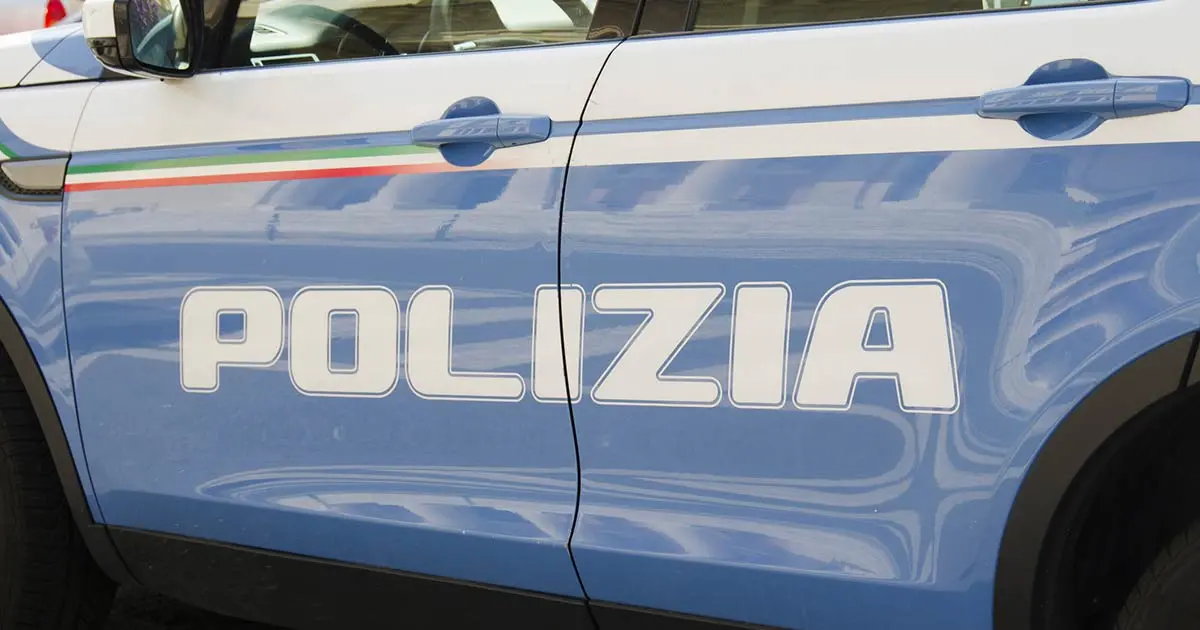 Melito, arrestata\u00A0una coppia che\u00A0trasportava\u00A0in auto\u00A055 panetti di sostanza stupefacente dentro\u00A0una busta\u00A0per la spesa\u00A0\n