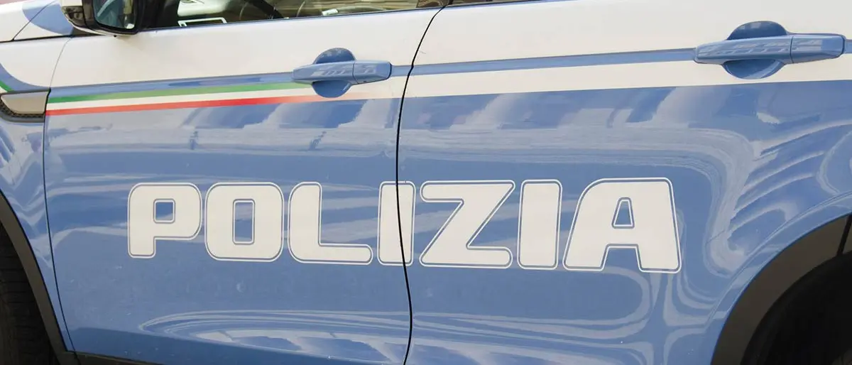 Melito, arrestata\u00A0una coppia che\u00A0trasportava\u00A0in auto\u00A055 panetti di sostanza stupefacente dentro\u00A0una busta\u00A0per la spesa\u00A0\n
