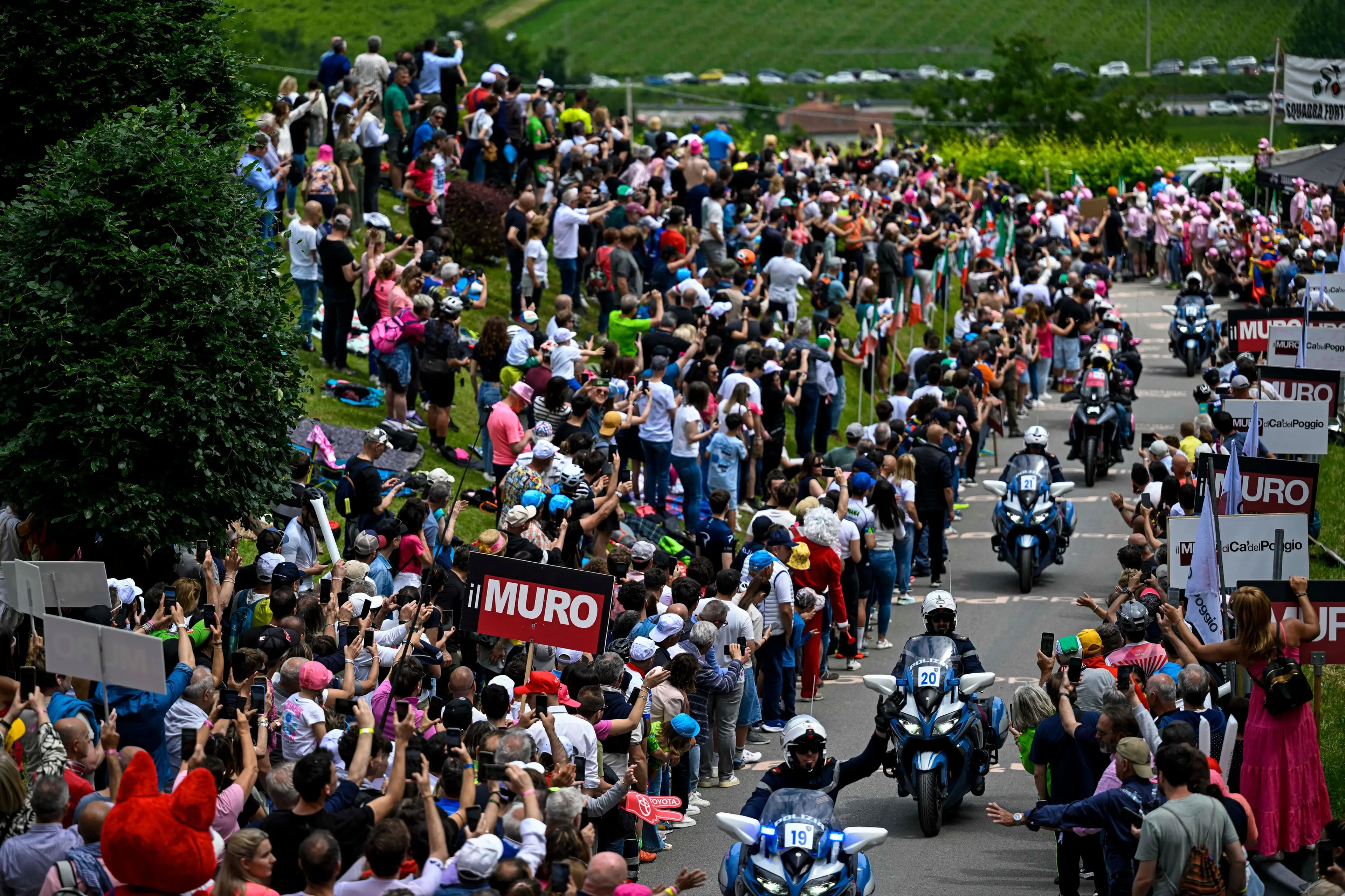 La Polizia di Stato si prepara a scortare la 109esima edizione del Giro d'Italia in partenza da Catanzaro\n