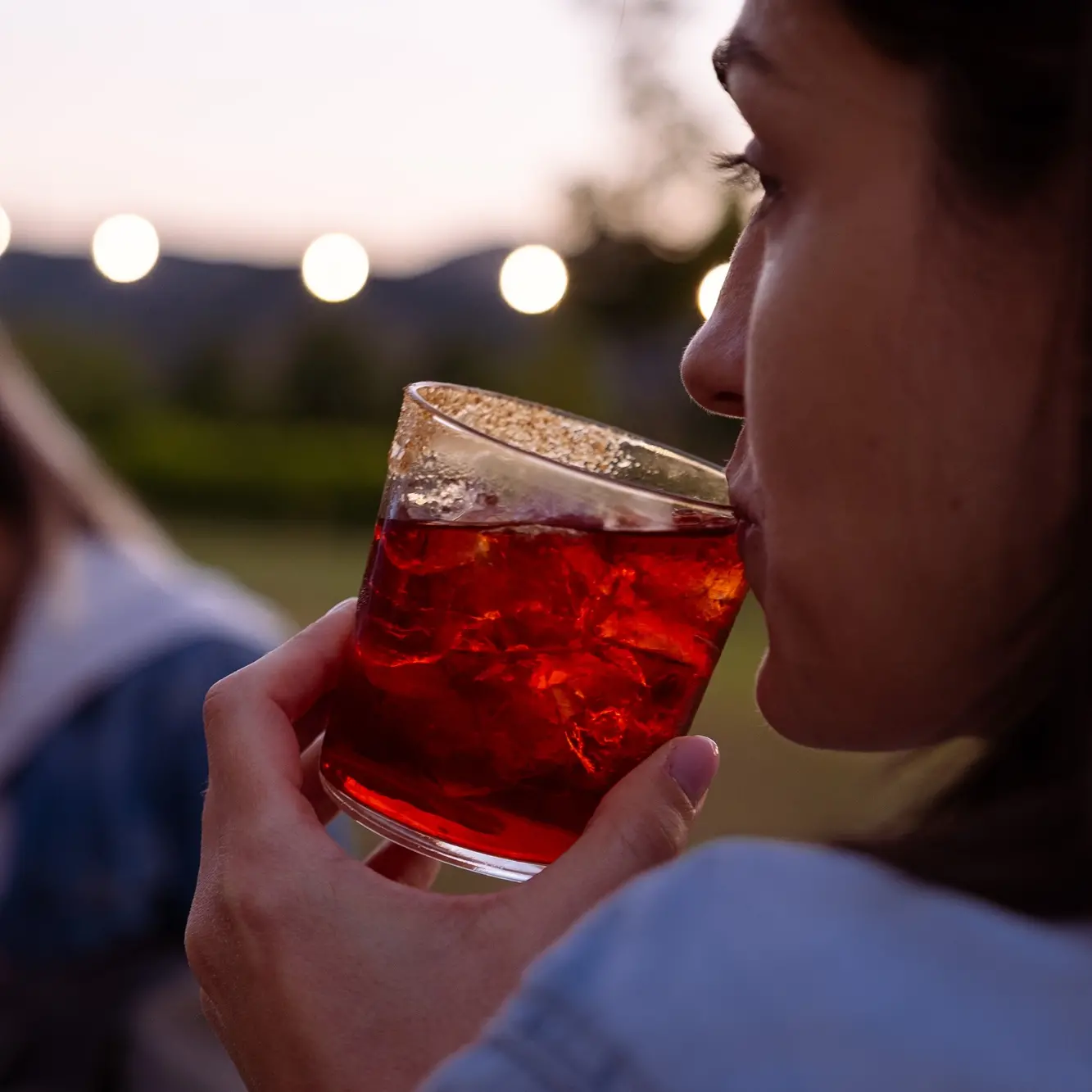 Nel cuore del Pollino torna il Cocktail Camp: tre giorni tra botaniche, spirits, musica e natura\n