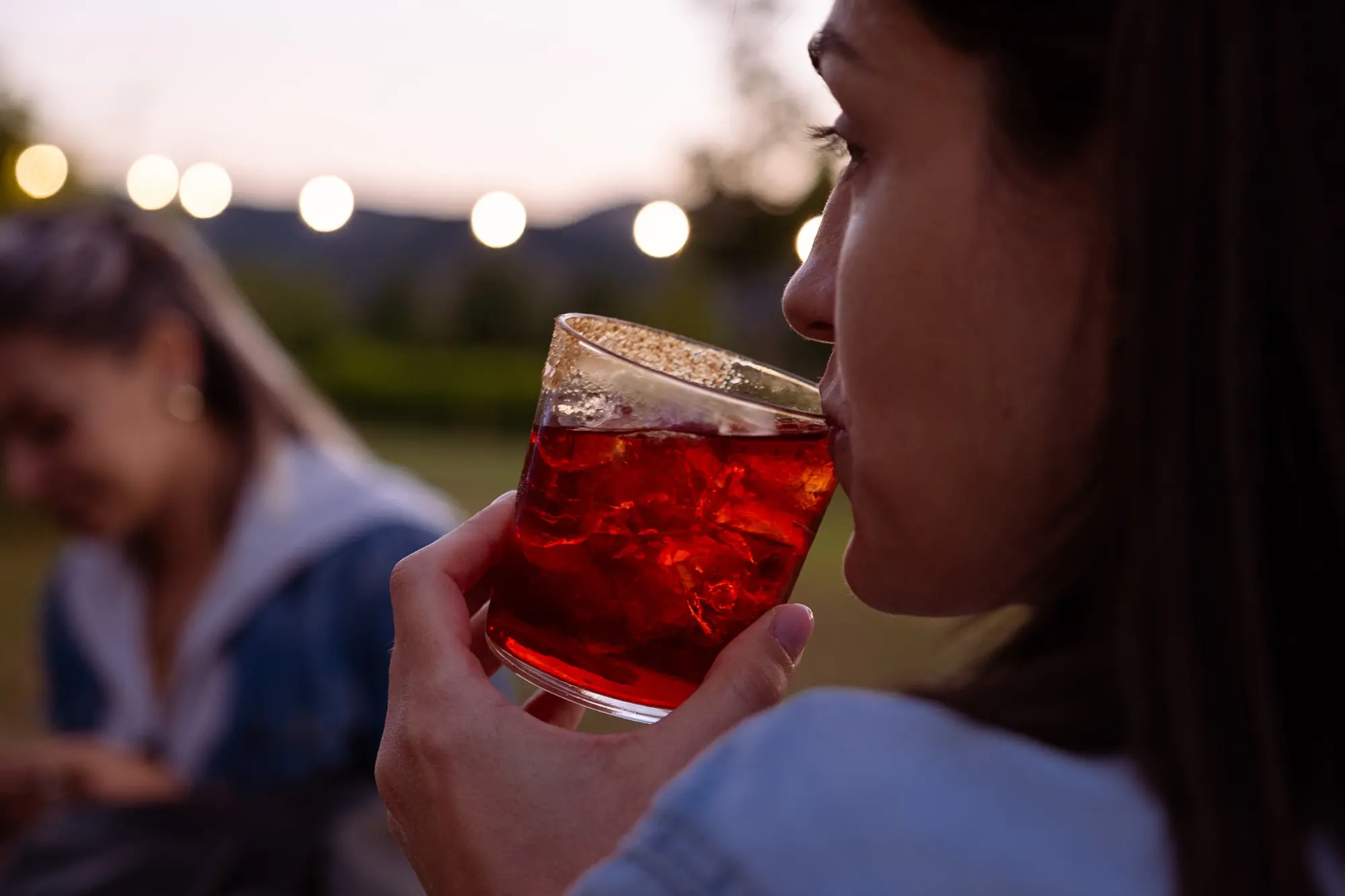 Nel cuore del Pollino torna il Cocktail Camp: tre giorni tra botaniche, spirits, musica e natura\n