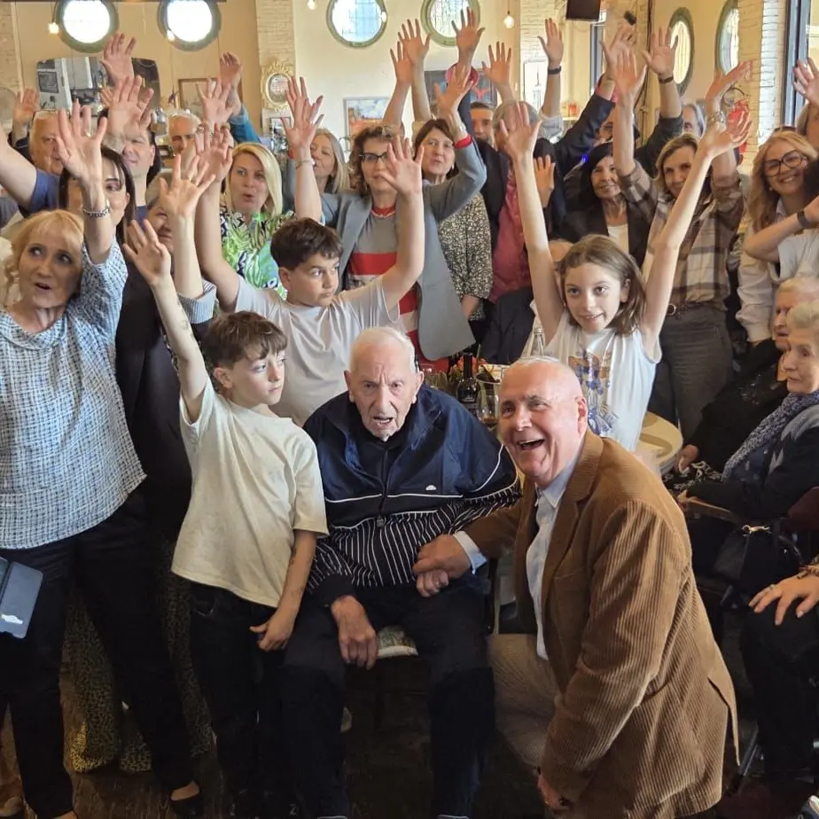 Ha 108 anni e va ancora in cyclette: Michele Bruno, il calabrese più longevo, festeggia a Roma con la sua famiglia\n