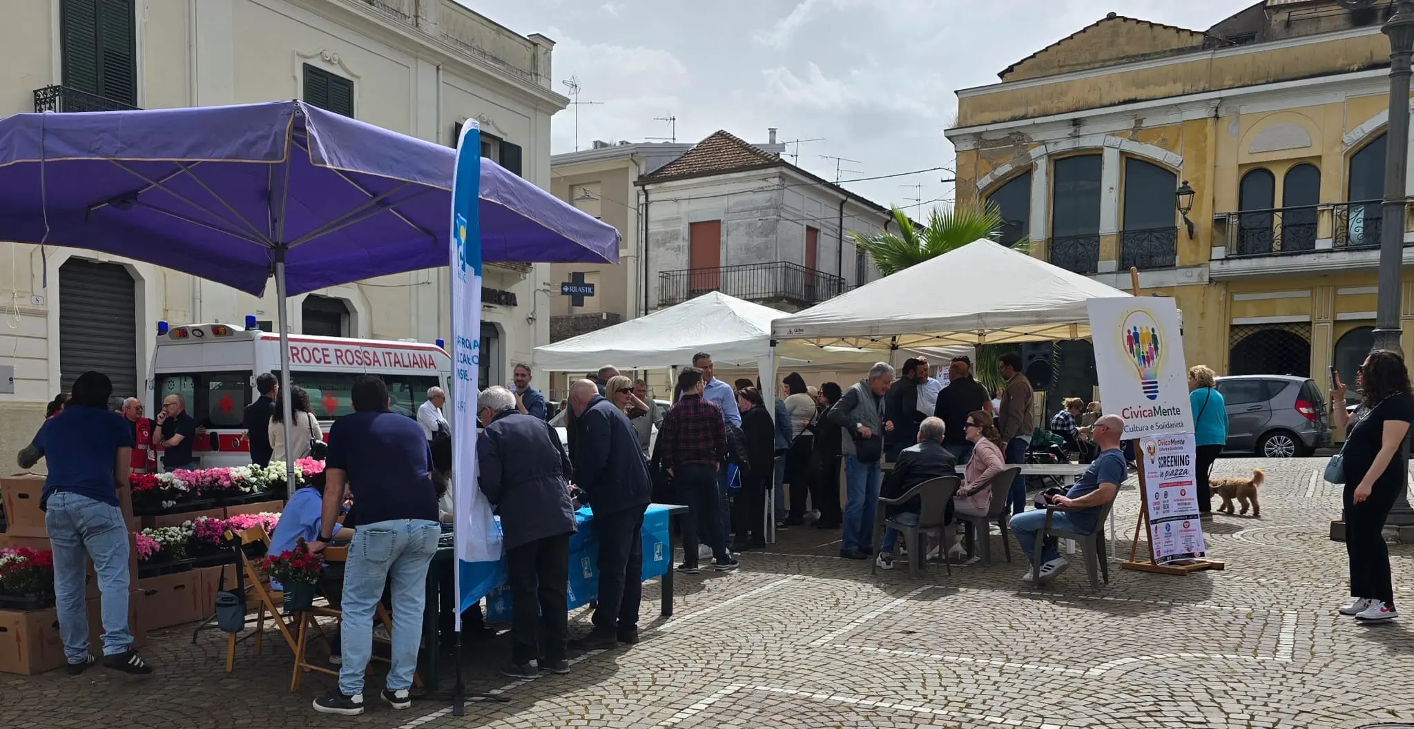 A Polistena una piazza trasformata in presidio sanitario: grande adesione per gli screening gratuiti promossi da CivicaMente\n