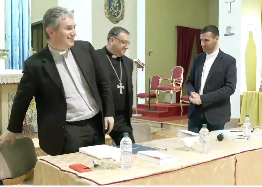 Praia a Mare, presentato “Chiesa al plurale” di don Roberto Oliva\n