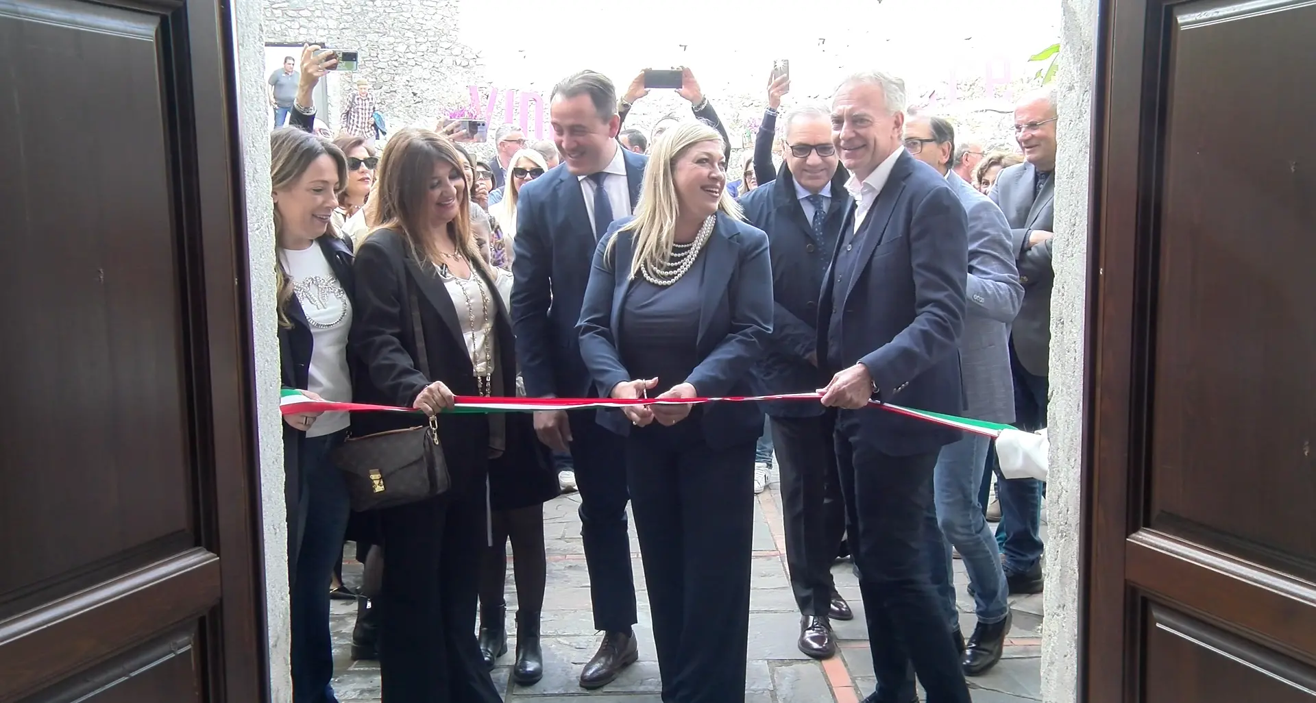 Aieta celebra la Calabria delle eccellenze: successo per la terza edizione di “Vino da aMare”\n