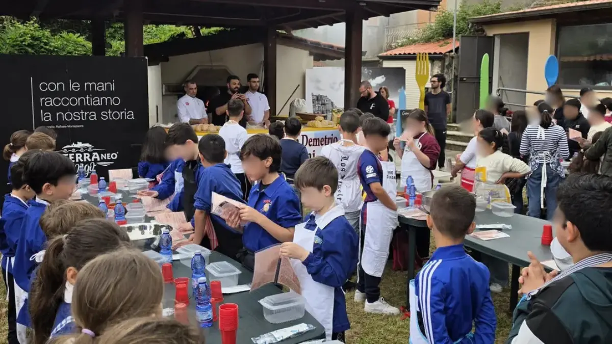 Giornata del Made in Italy, a Stefanaconi la Pro loco insegna l’arte del pane ai ragazzi delle scuole\n