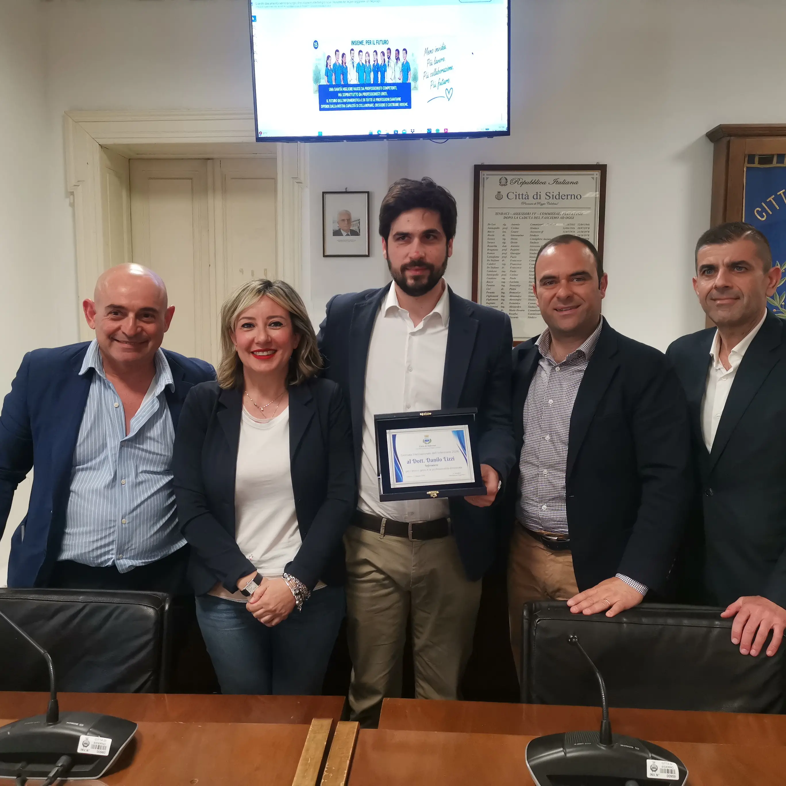 Siderno celebra la Giornata internazionale dell’infermiere: riconoscimento a Danilo Lizzi\n
