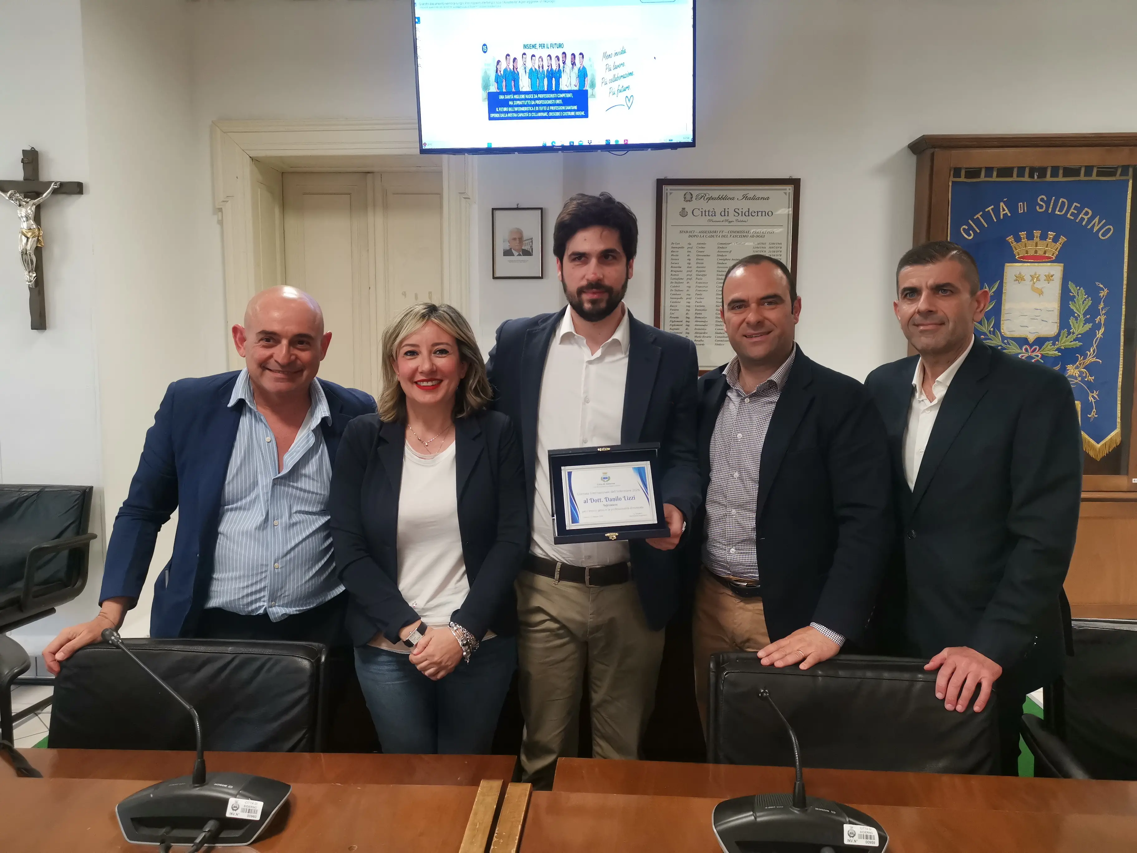 Siderno celebra la Giornata internazionale dell’infermiere: riconoscimento a Danilo Lizzi\n