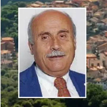 <p>Ancora intimidazioni nel Vibonese, ritrovato <span style=\"color:hsl(0, 75%, 60%);\">un proiettile sulla tomba </span>del padre del sindaco di Vazzano</p>