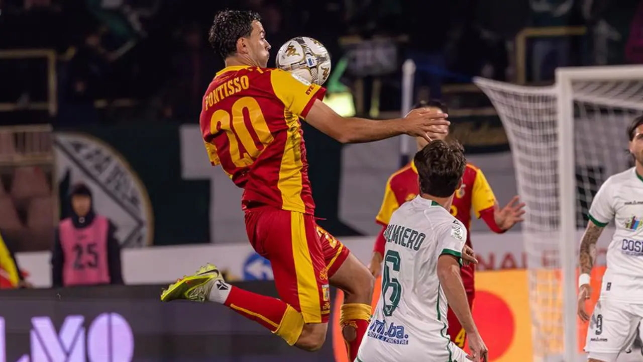 Playoff Serie B, il Catanzaro sfida l’Avellino: Pontisso sblocca il match: parziale primo tempo 1-0. Gli aggiornamenti –\u00A0LIVE\n