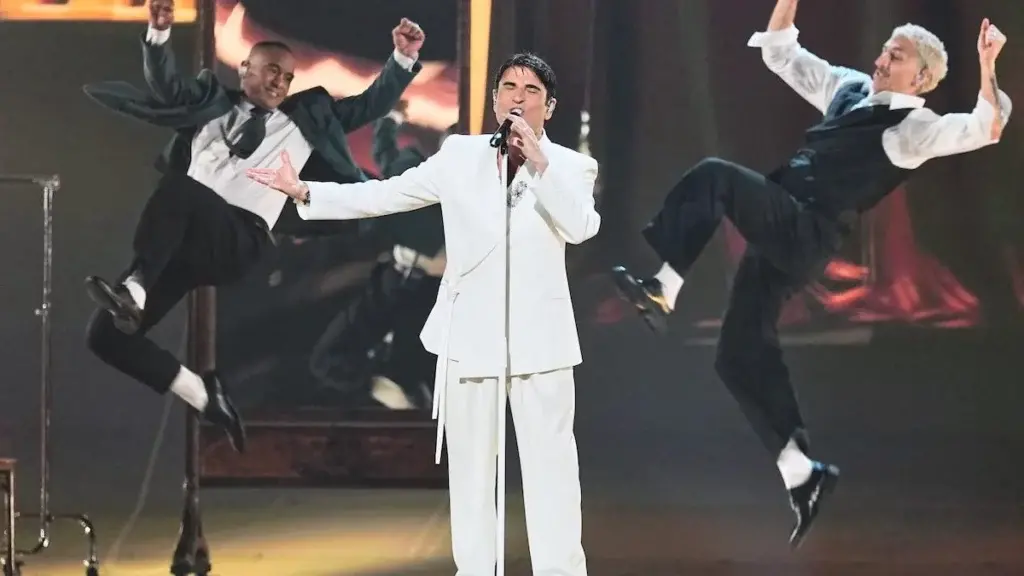 Eurovision, Sal da Vinci divide e sorprende Vienna: il suo pop neomelodico è riconoscibile anche in Europa\n