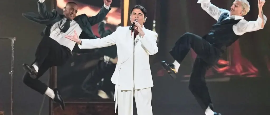 Eurovision, Sal da Vinci divide e sorprende Vienna: il suo pop neomelodico è riconoscibile anche in Europa\n